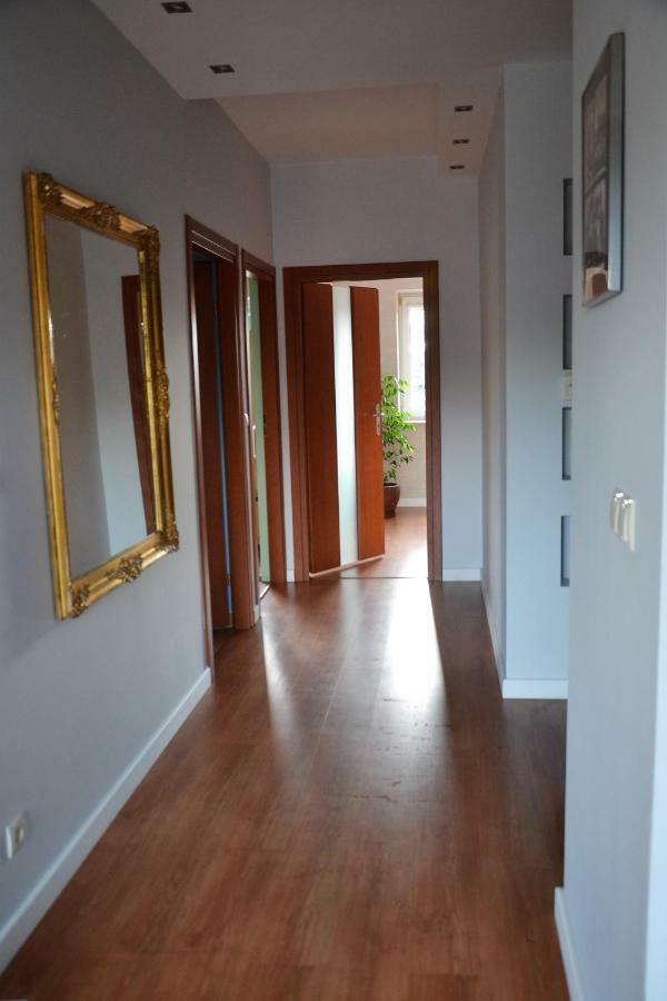 Tarnow Dom / Apartament W Centrum Eksteriør billede